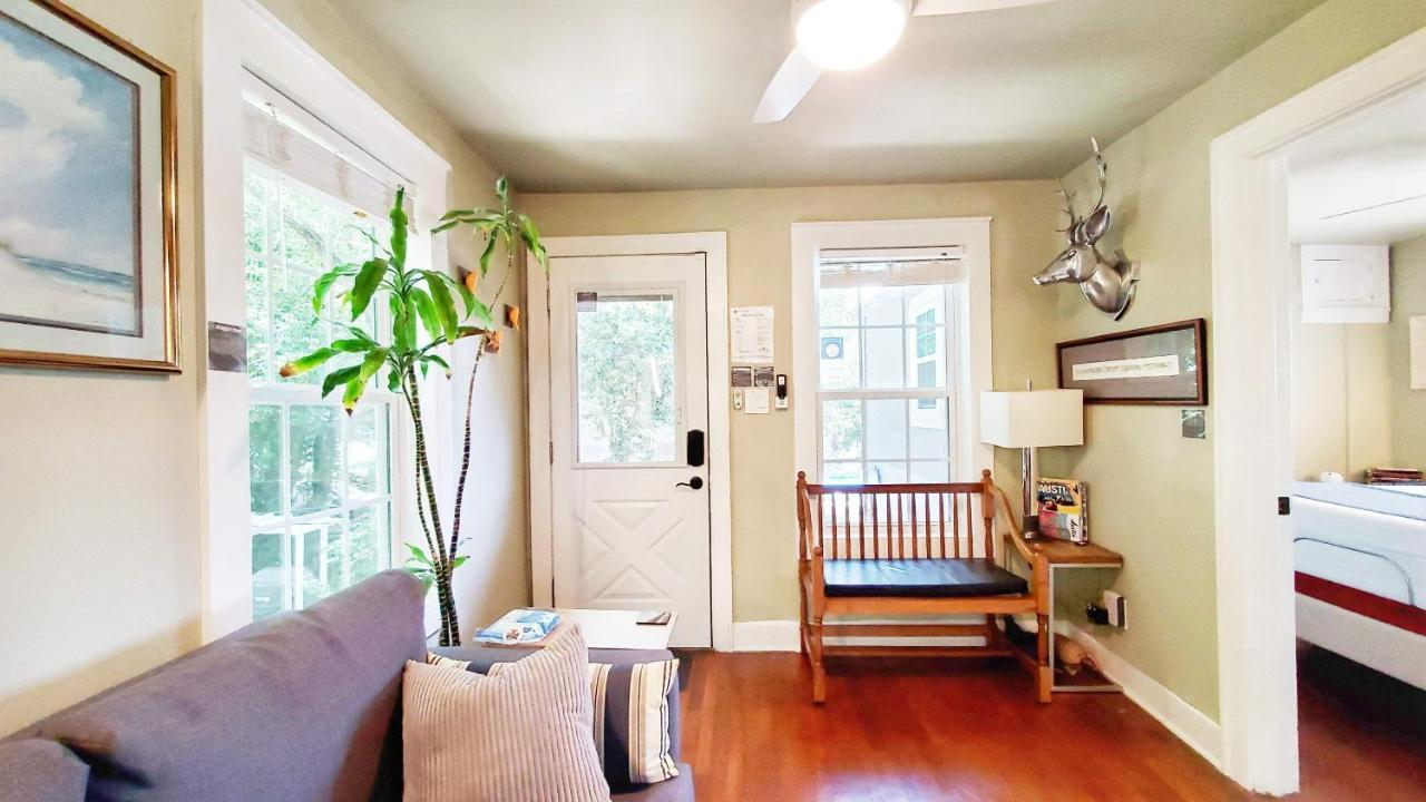 Ut Moody Center Downtown Eco Pecan Tree House Free Wifi Parking Quiet Office Austin Bagian luar foto